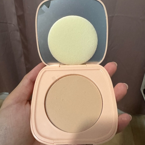 Colourpop Pretty Fresh Face Powder - Picture 2 of 4